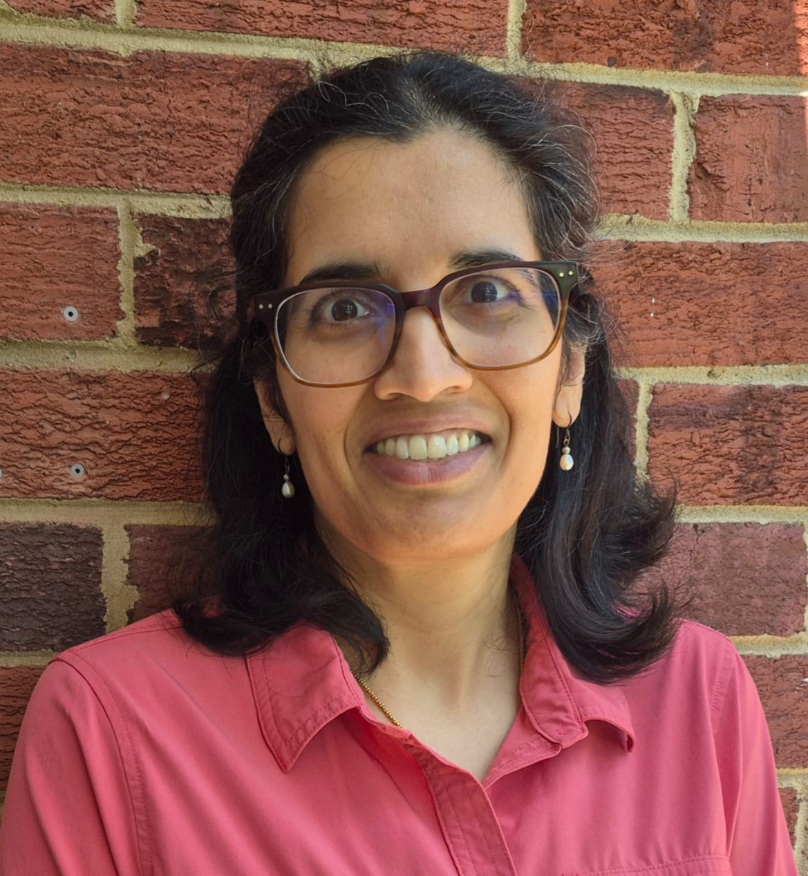 Deepa Headshot
